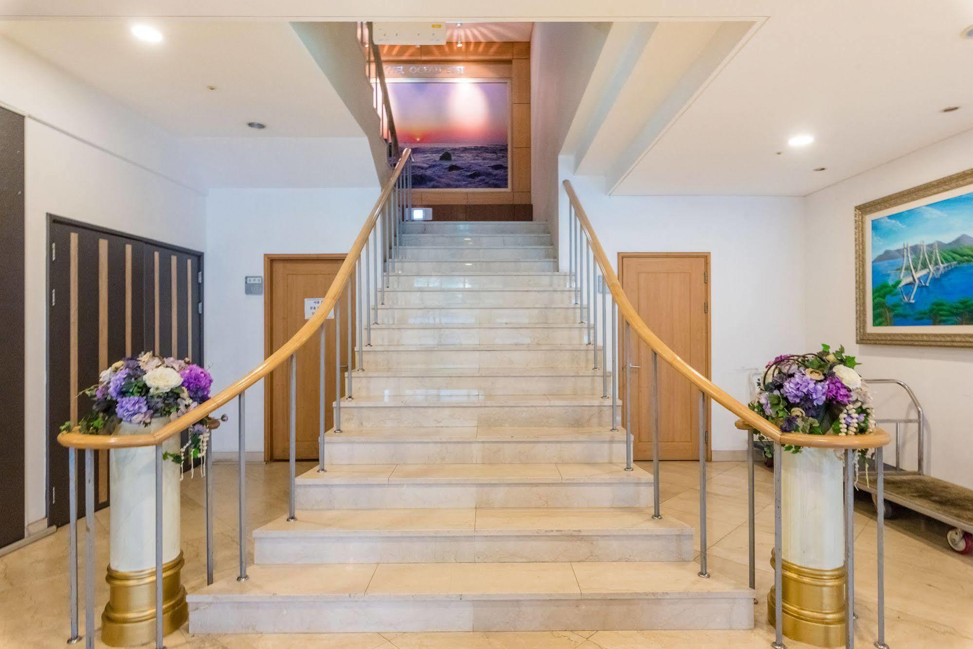 Hotel Homefourest Kodzse Kültér fotó