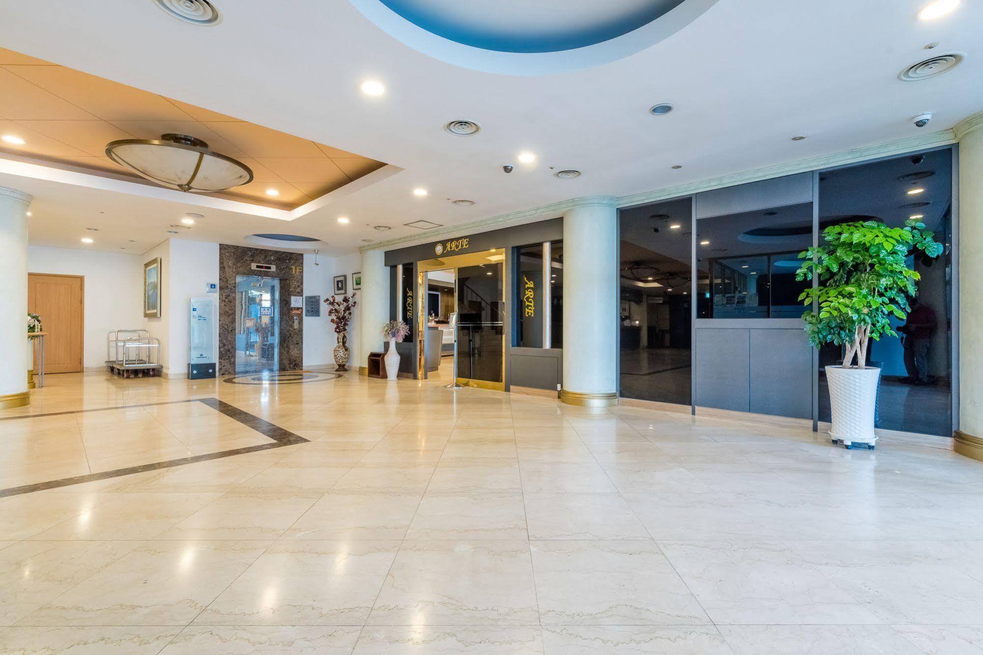 Hotel Homefourest Kodzse Kültér fotó