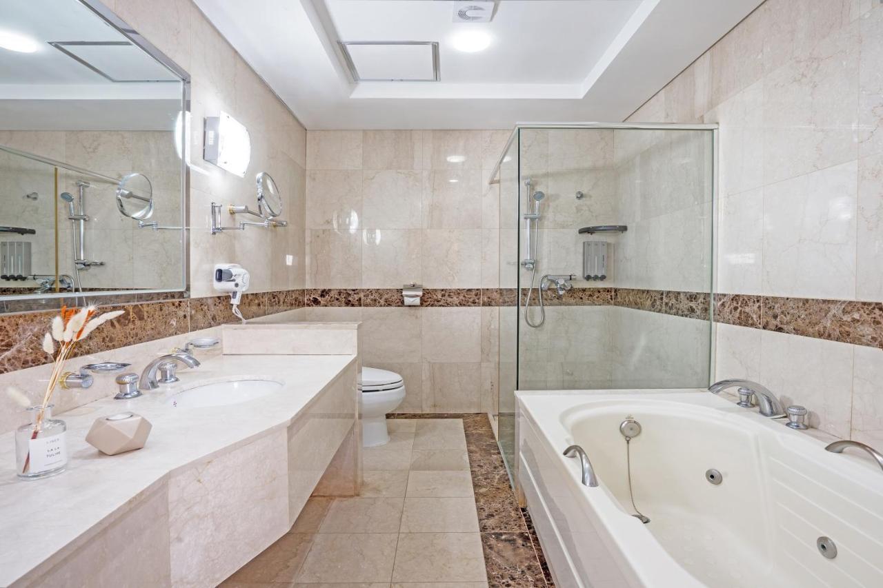 Hotel Homefourest Kodzse Kültér fotó